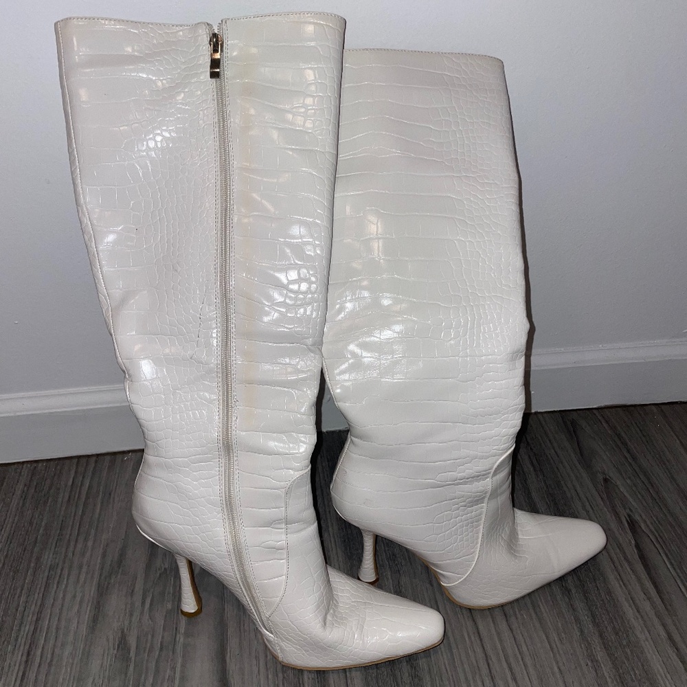 White Croc Point Toe Flare High Heeled Knee Boots PrettyLittleThing